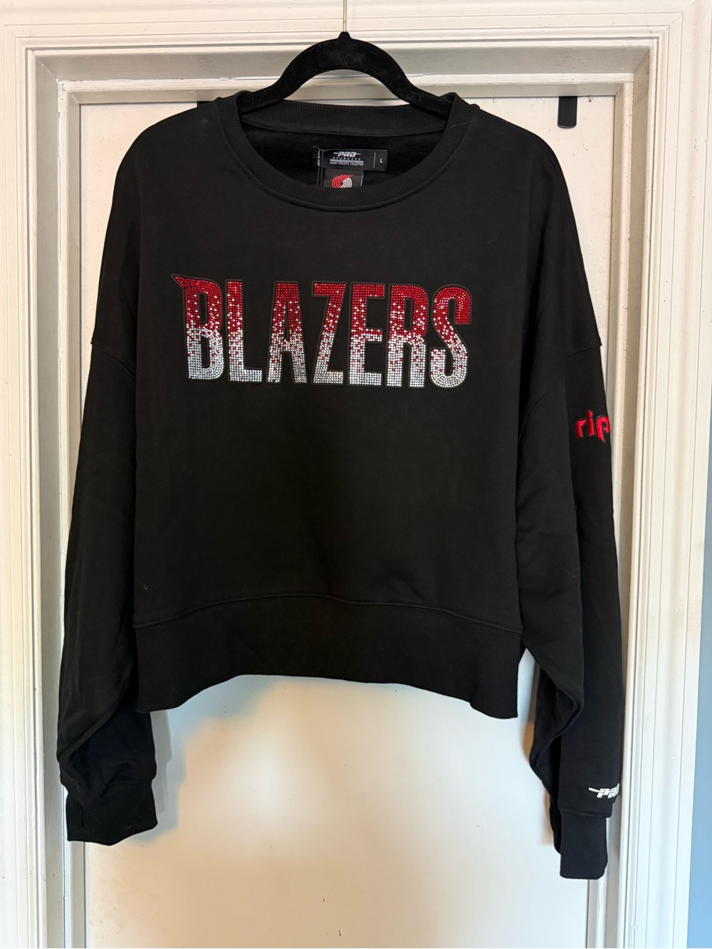 NWT Pro Standard Women’s Crop Sweatshirt